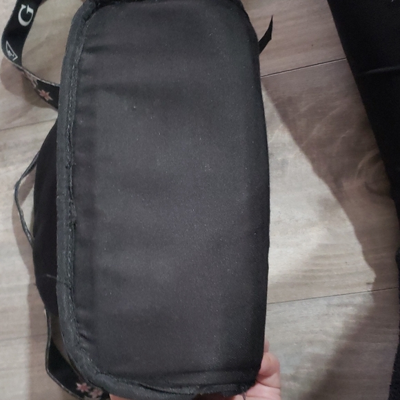 GUESS Gesabel Convertible Gym Backpack Mini Floral - Picture 8 of 11